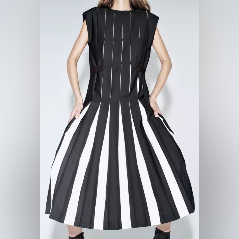 Zara LIMITED EDITION WOOL BLEND BOX PLEAT DRESS. Black. Size XS. New with Tags. - Picture 8 of 17